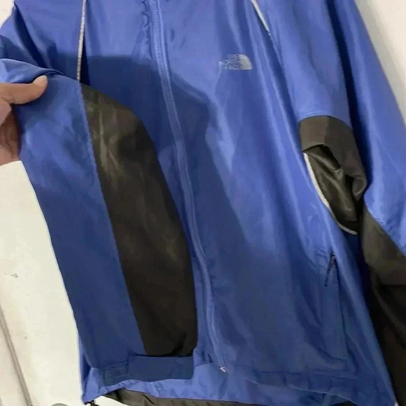 The north face stow away windbreaker - Picture 3 of 9